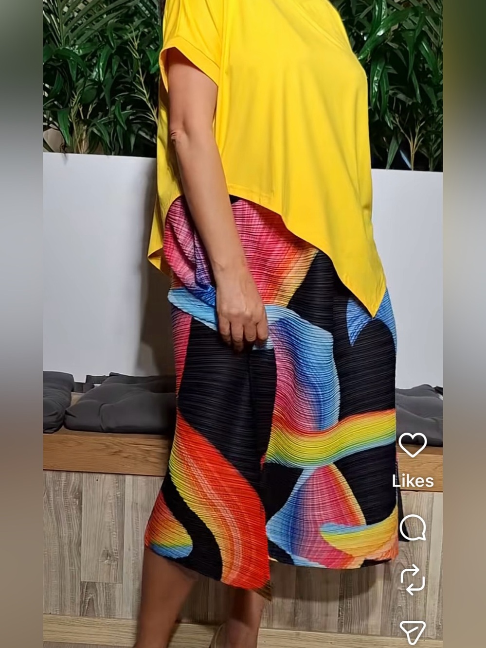 Vanite Couture Pleated Colorful Abstract Full Skirt One Size - Picture 12 of 13